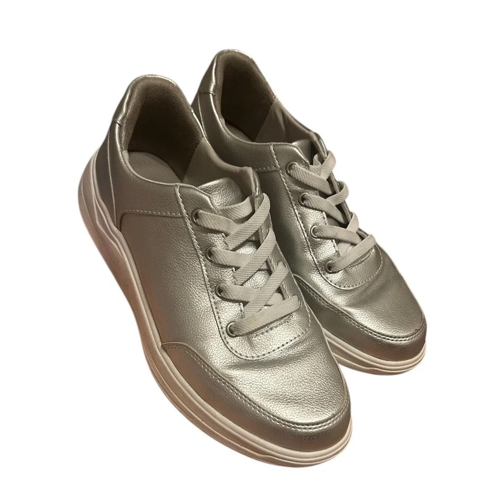 Bzees Womens TimeSquare metallic Slip On Walking Shoes Size 6 Silver Vegan comfy
